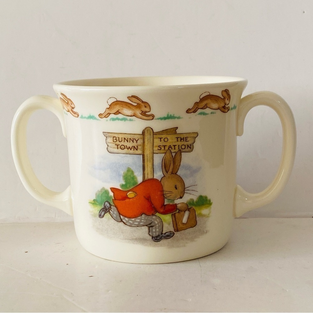 Bunnykins royal doulton 2 handled mug baby cup bunny to the town station - Picture 1 of 11